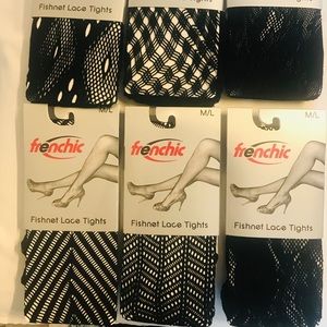 “Fishnet” patterned stockings / tights